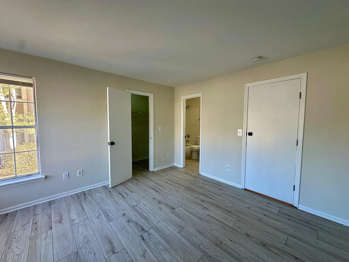 Building Photo - 9623 Vinca Cir #A