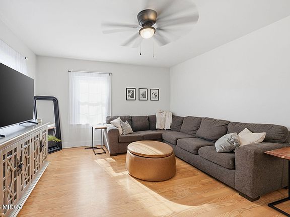 3rd image of 176 Childs St