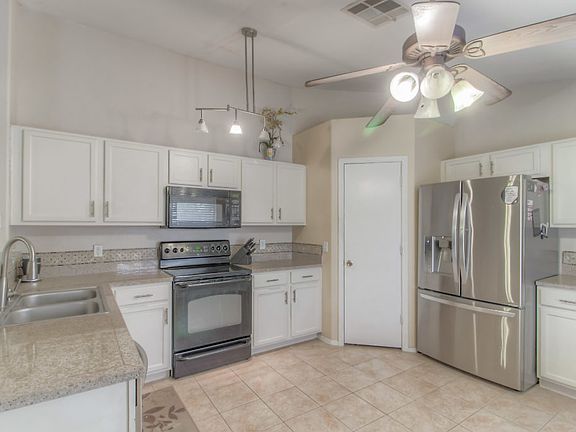 4th image of 2832 E Carla Vista Ct