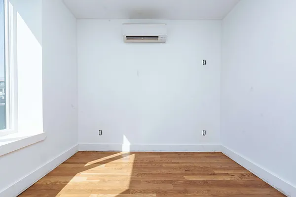 Rented by Nooklyn NYC LLC | media 56