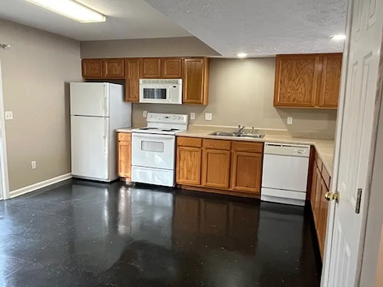 1496 N Kinser Pike — Photo 38