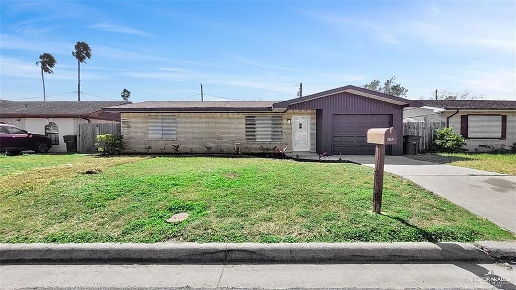 2 bed, 2.0 bath, 1296 sqft, $1,350 — Photo 1