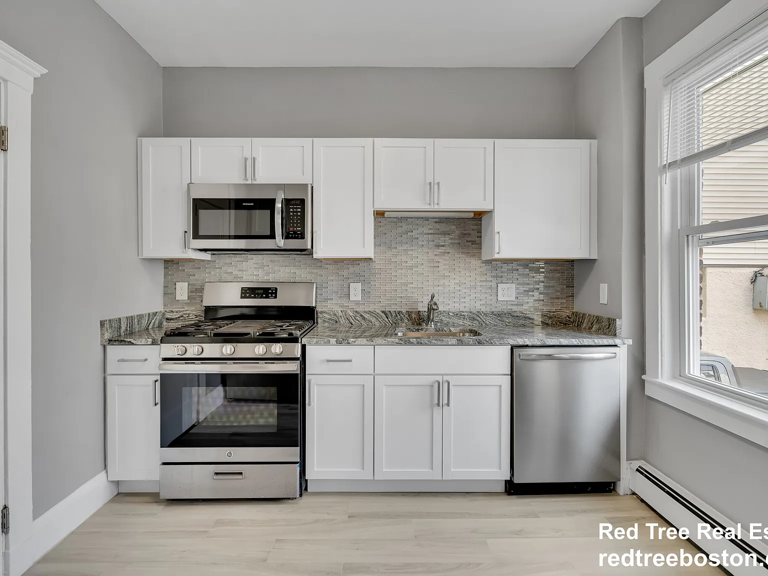 3 bed, 1250 sqft, $4,800 — Photo 3