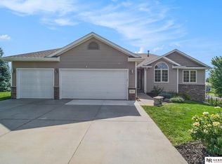 7520 Sonatta Ct, Lincoln, NE 68516