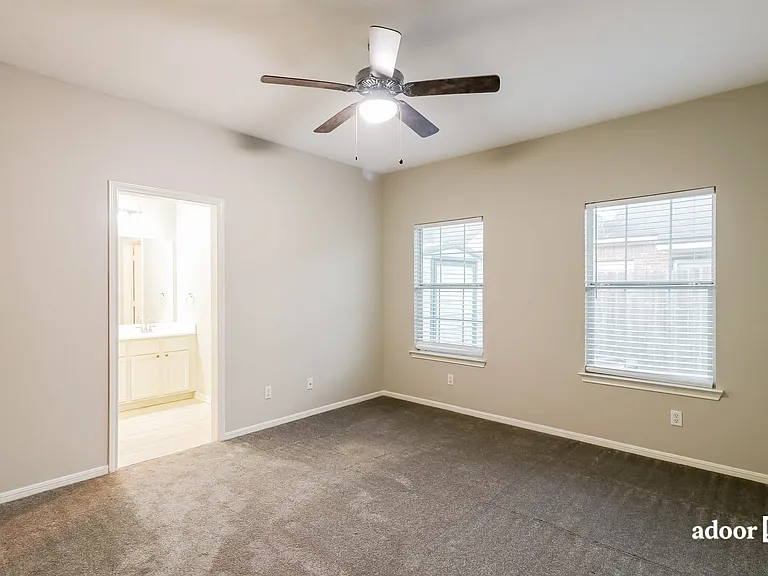 217 N Fowlkes St — Photo 8
