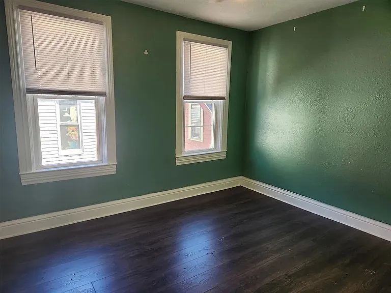 905 Walnut St — Photo 8