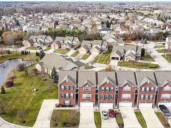 2nd image of 43785 Cherry Grove Ct E