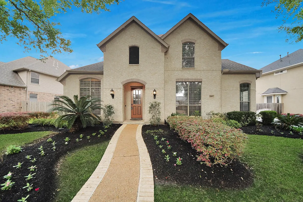 Building Photo - 1807 Ravenel Ln