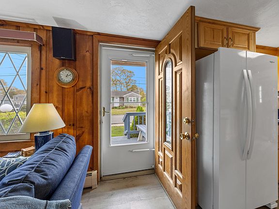 5th image of 12 Winthrop Drive