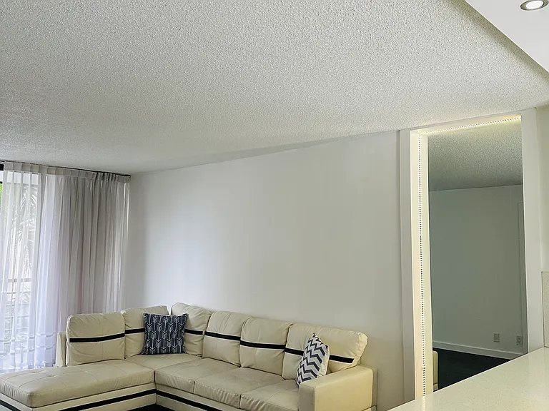 20400 W Country Club Dr #414 — Photo 3