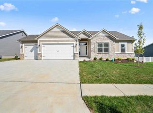 1013 Pine Creek Dr, Wentzville, MO 63385
