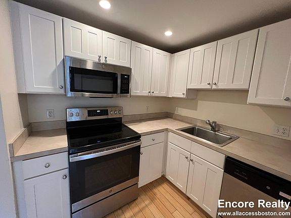 4th image of 40 Boylston St #701D