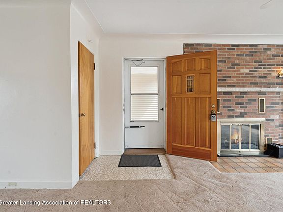 5th image of 621 E Church St