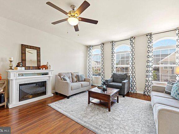 3rd image of 20846 Brunswick Ln