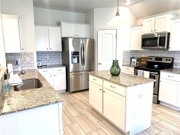 3rd image of 4678 W Croft Dr