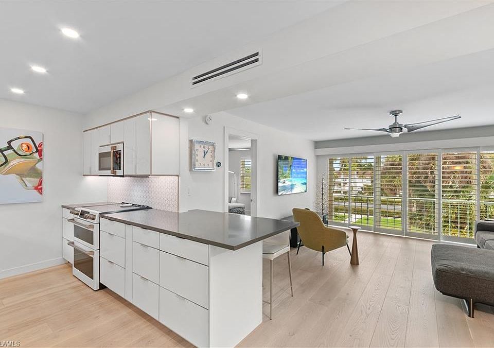 1st image of 568 12th AVE S #568