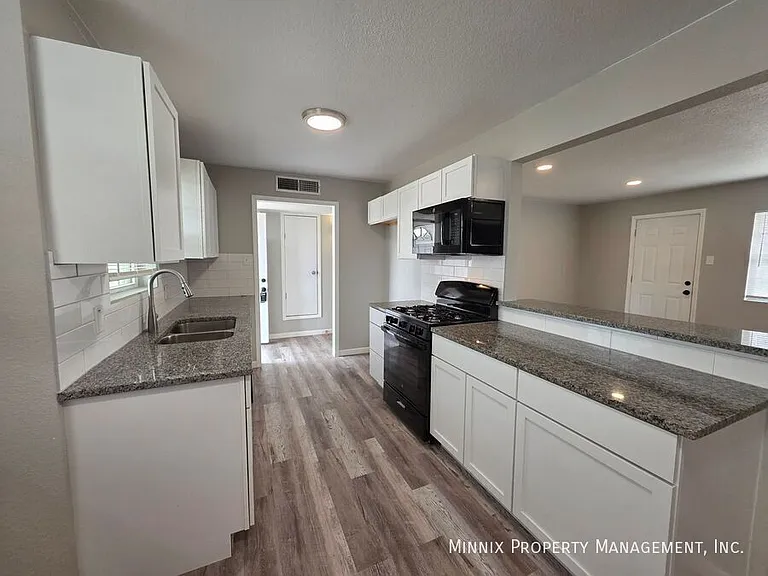 4603 Mercedes Dr — Photo 7