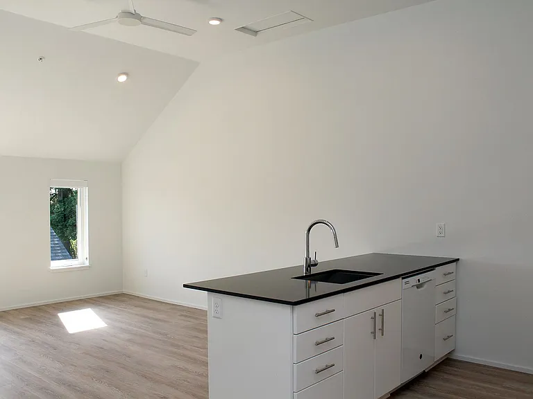 ES1213 -Alberta Street Lofts — Photo 7