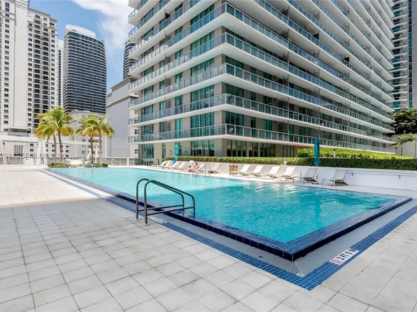 79 SW 12th St, Miami, FL