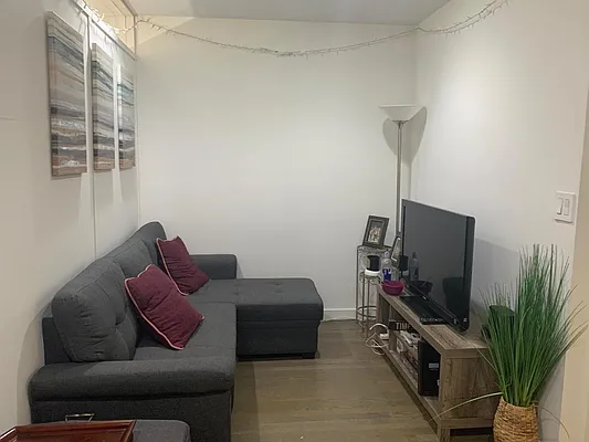 Rented by Point NYC | media 27