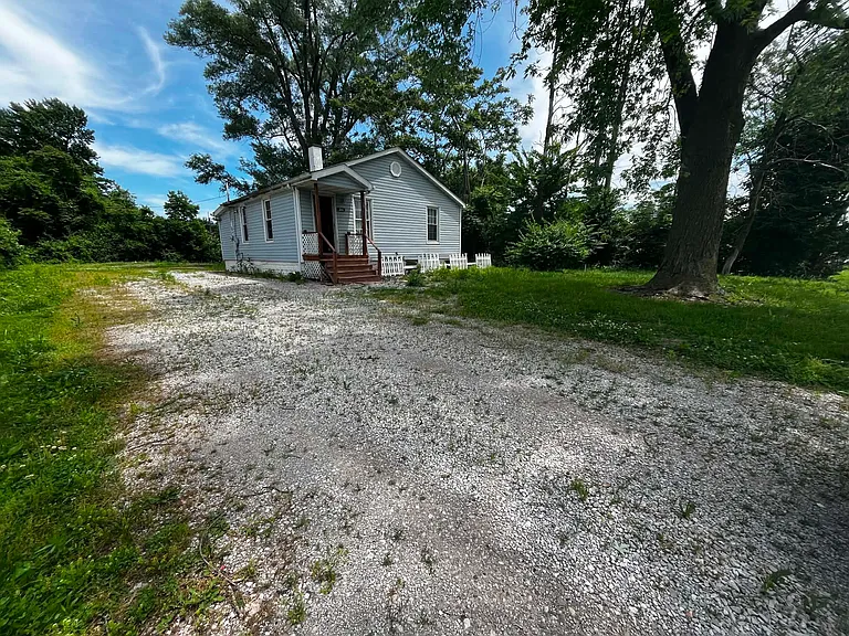 211 Judith Ln — Photo 1
