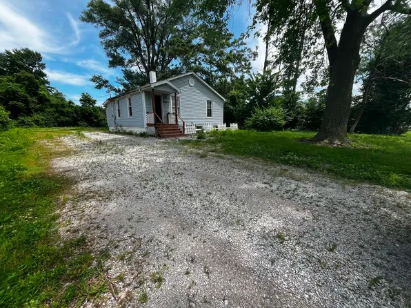 211 Judith Ln, Cahokia, IL 62206