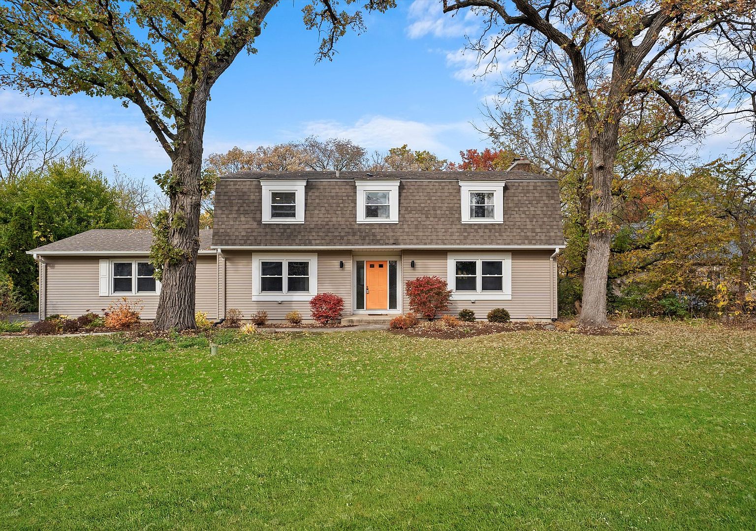 36W680 Oak Hill Dr, Dundee, IL 60118 | Zillow