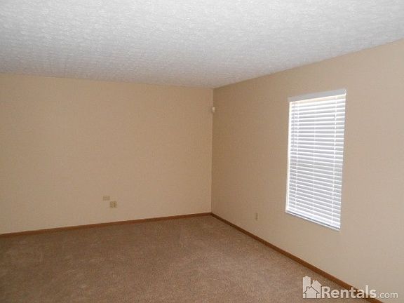 3rd image of 4602 Thornoak Dr