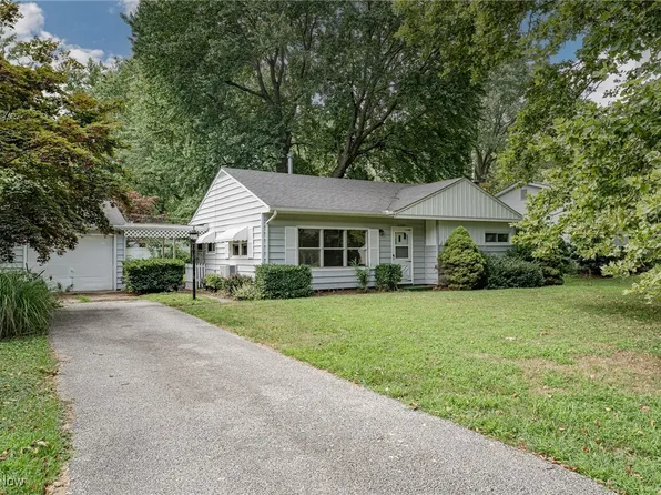 6232 Inverness Dr, Madison, OH 44057