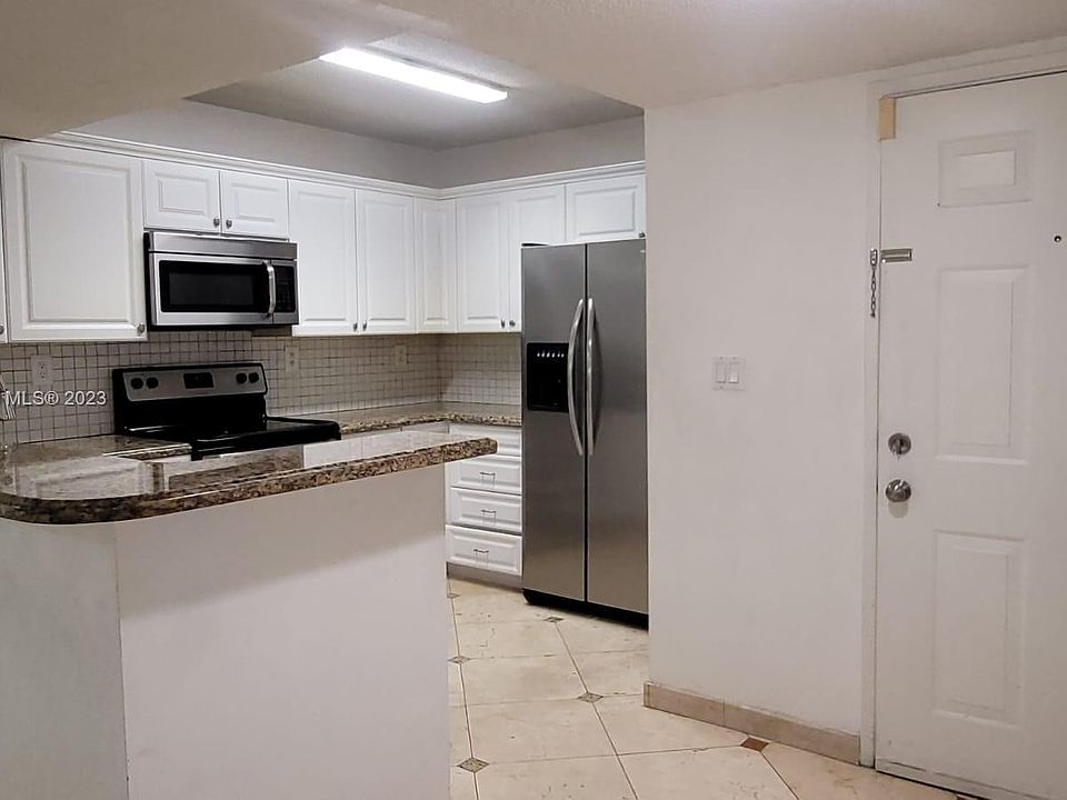 1st image of 4752 NW 114th Ave #1033