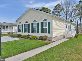 4 Maple Ct, Mays Landing, NJ 08330