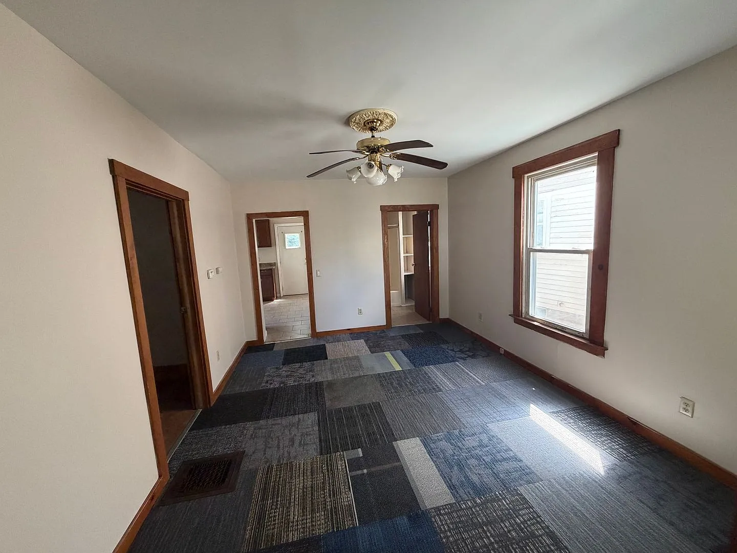 116 Charles Ct — Photo 4