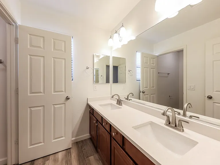 27424 N 54th Ln — Photo 16