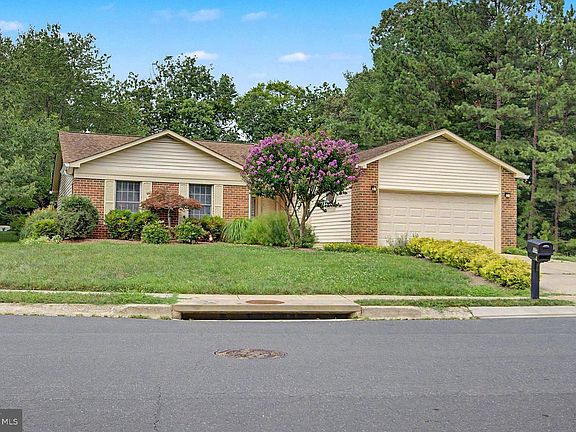 2nd image of 804 Coxswain Way