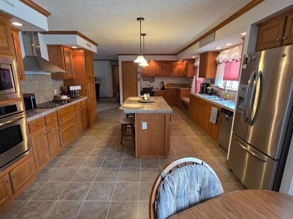 3933 Benjamin Way, Monroe, MI 48161