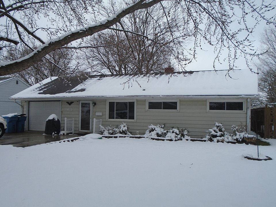 1st image of 905 W Lawn Ave