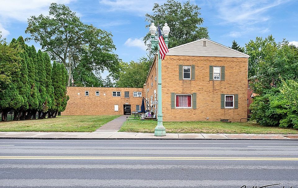 1st image of 2114 Market Ave N