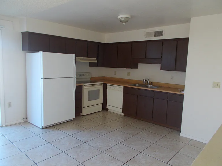 861 Catalina Dr — Photo 5