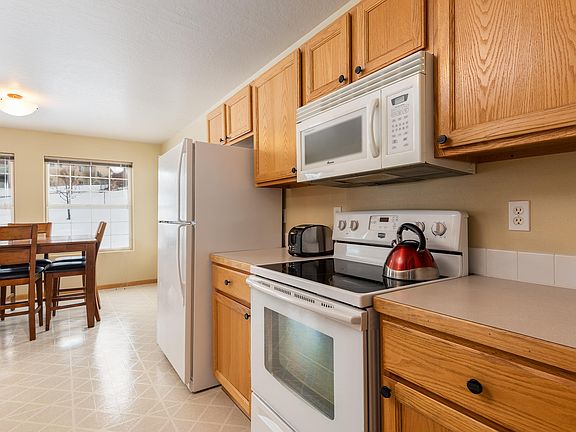 5th image of 6590 Danielle Lou Ct