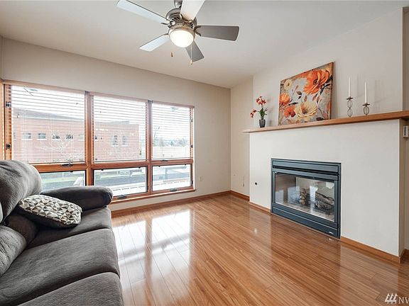5th image of 210 W Pioneer Ave Unit 211