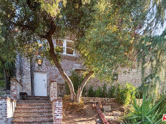 4th image of 8420 La Tuna Canyon Rd