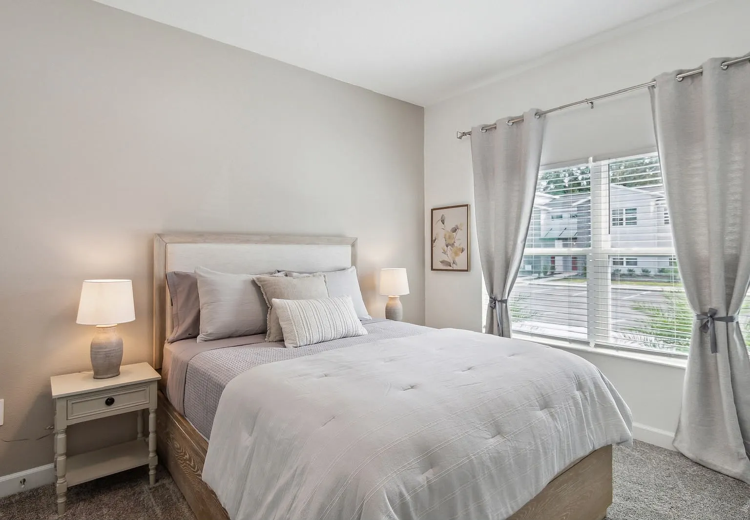 4 bed, 1902 sqft, $3,490 — Photo 3