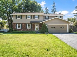 5826 Durham Ln, East Syracuse, NY 13057