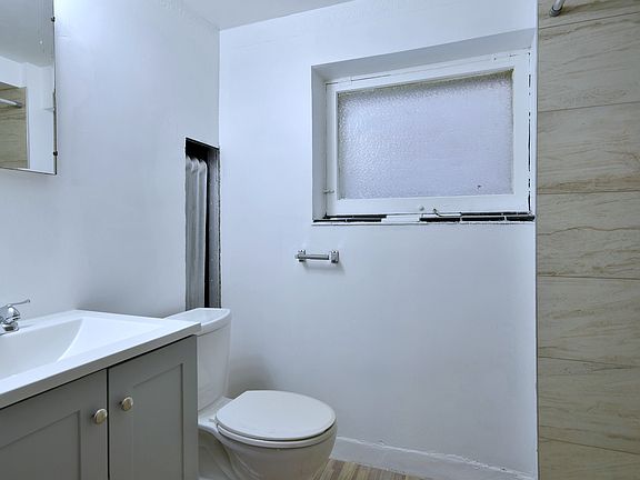 4th image of 1111 N Menard Ave