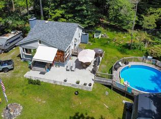 39 Maple St, Hawley, PA 18428