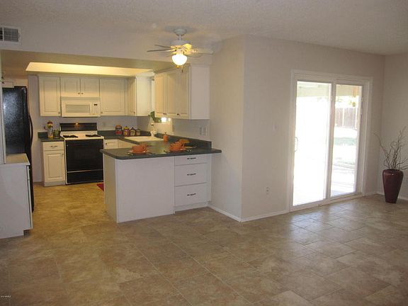 4th image of 2301 E Karen Dr