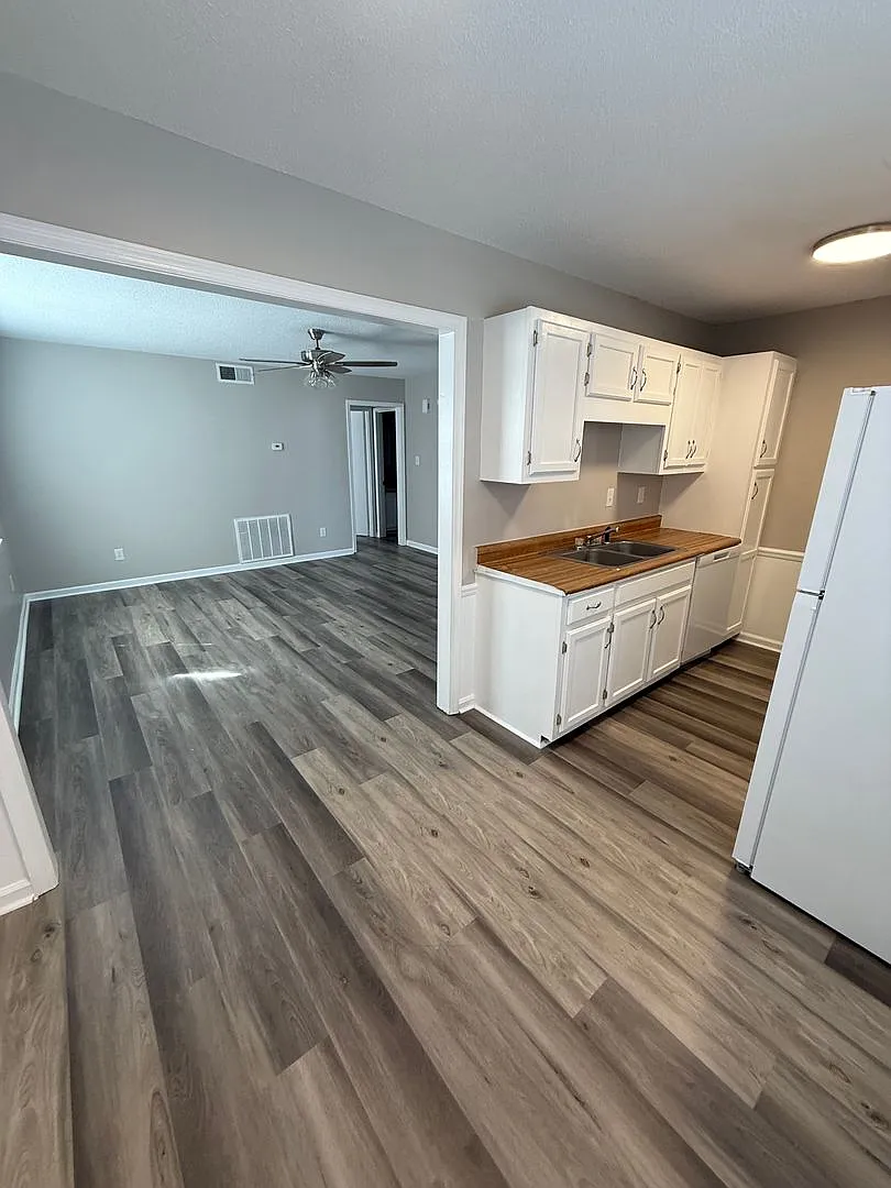 1809 O'Rorke Ln SW — Photo 2