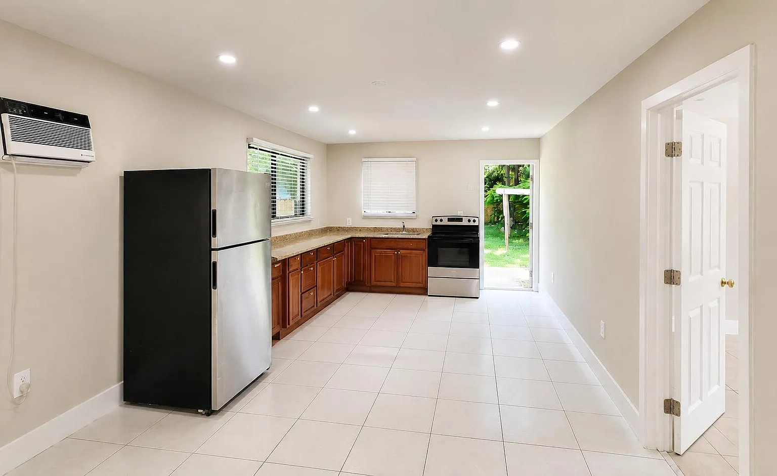 1 bed, 1.0 bath, 700 sqft, $1,700 — Photo 1