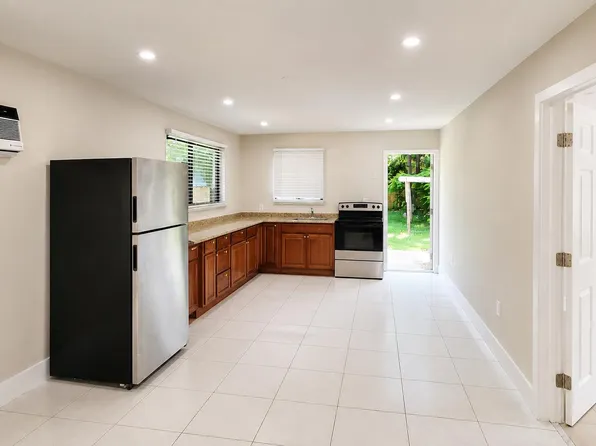 6220 SW 27th St #3, Hollywood, FL 33023