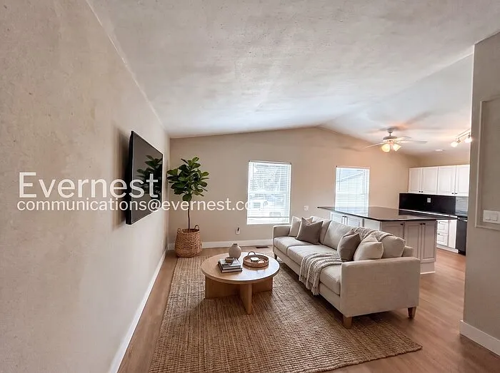 6980 Goldfield Dr — Photo 2